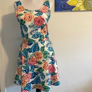 H&M divided fit and flair flower Hawaiian print dress-perfect condition